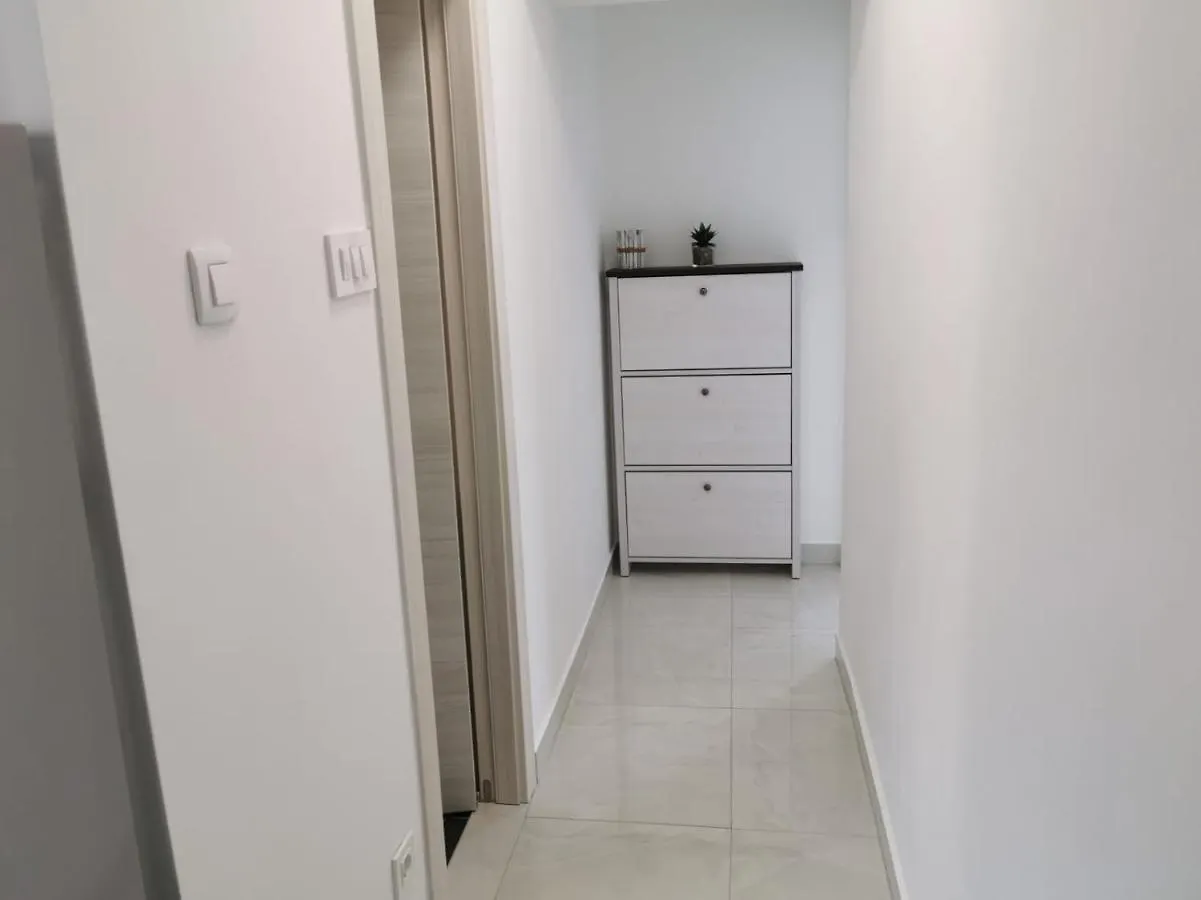 Apartment Sara Цриквеница 0*,